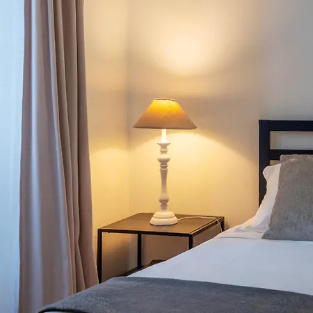 Appartamento Castro Pretorio 3 - Fromhometorome *