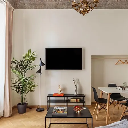 Lejlighed Castro Pretorio 3 - Fromhometorome